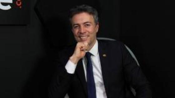 Anunció que inscribirá su comité por firmas “Reset Total” para aspirar a la Presidencia.