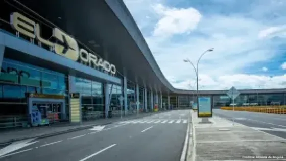 Aeropuerto el Dorado cierra por neblina 