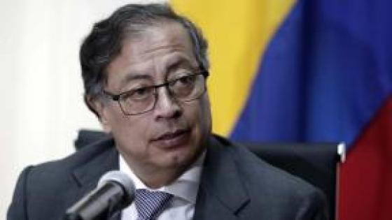 Petro defiende bombardeos bajo el DIH pese a pedidos de suspensión.