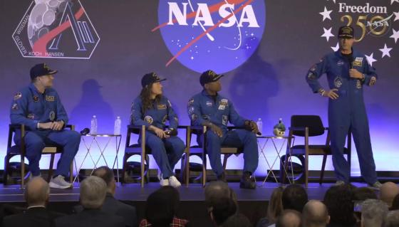 Astronautas de Artemis en la Tierra. 