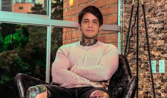 Yeferson Cossio le regaló camioneta a su mamá