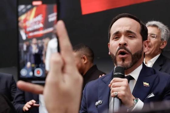 Abelardo de la Espriella quiere realizar su posesión presidencial en Cali