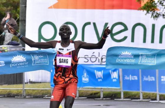 Erick Sang bate el récord de la Media Maratón de Bogotá