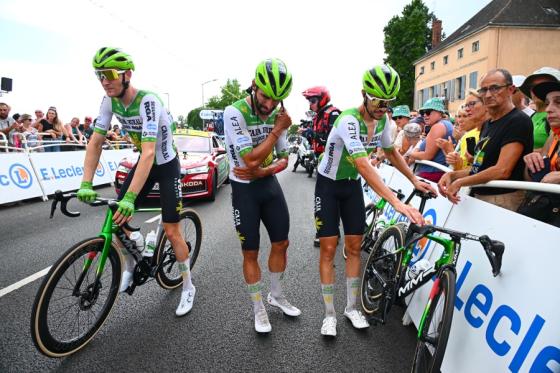 Fernando Gaviria dice adiós al Tour de Francia por grave lesión