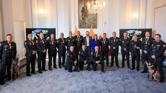 Homenaje-Bomberos-Bogota-Venezuela