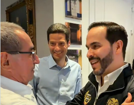 Abelardo De la Espriella lanza la ‘Ruta Milagro’ e invita a su posesión a vendedor de panela de Caquetá