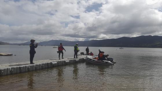 Mujer de 59 años sigue desaparecida tras accidente en el embalse de Tominé