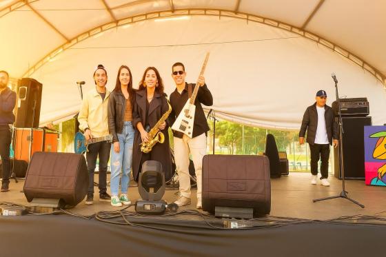 Jóvenes talentos y emprendedores en Bogotá