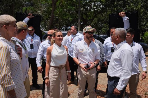 ¿Qué inversiones anunció De La Espriella para reconstruir Buga tras el terremoto?