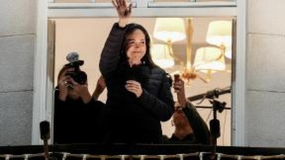 Nobel Peace Prize laureate Maria Corina Machado waves from the balcony at the Grand Hotel in Oslo, Norway, 11 December 2025. 