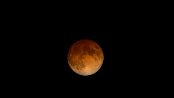 Eclipse lunar