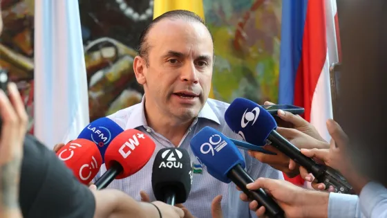 Alejandro Eder-posesión-Abelardo-Cali